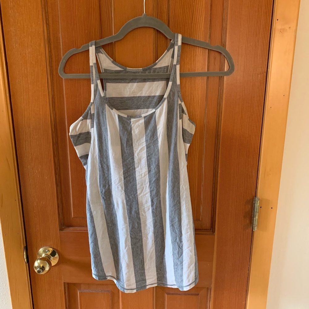 Lululemon tank, size 8, gray